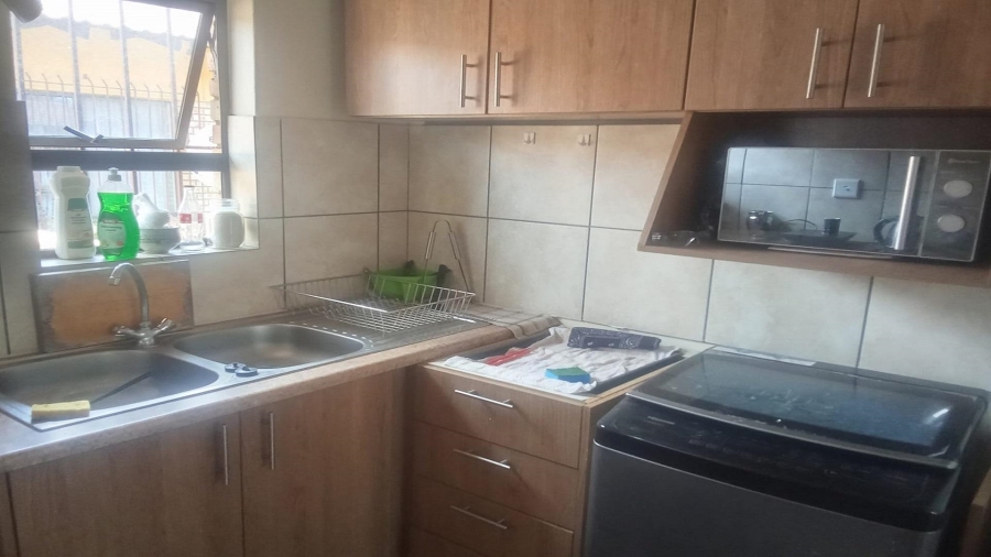 1 Bedroom Property for Sale in Vaalpark Free State